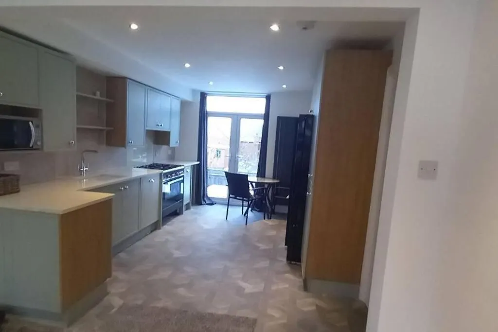 שפילד Lovely Commodious, Private Charming Studio, En Suite